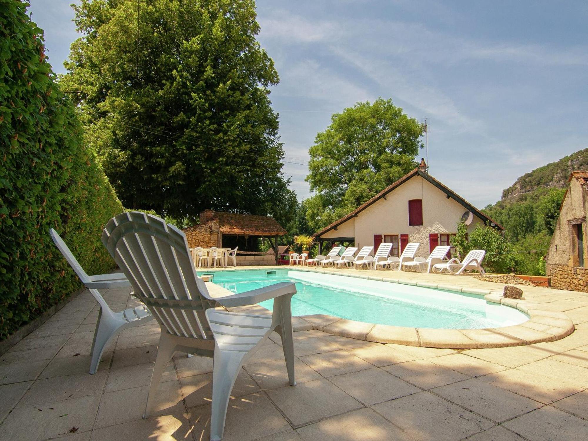 Appealing Apartment In Vezac With Swimming Pool Beynac-et-Cazenac Eksteriør billede